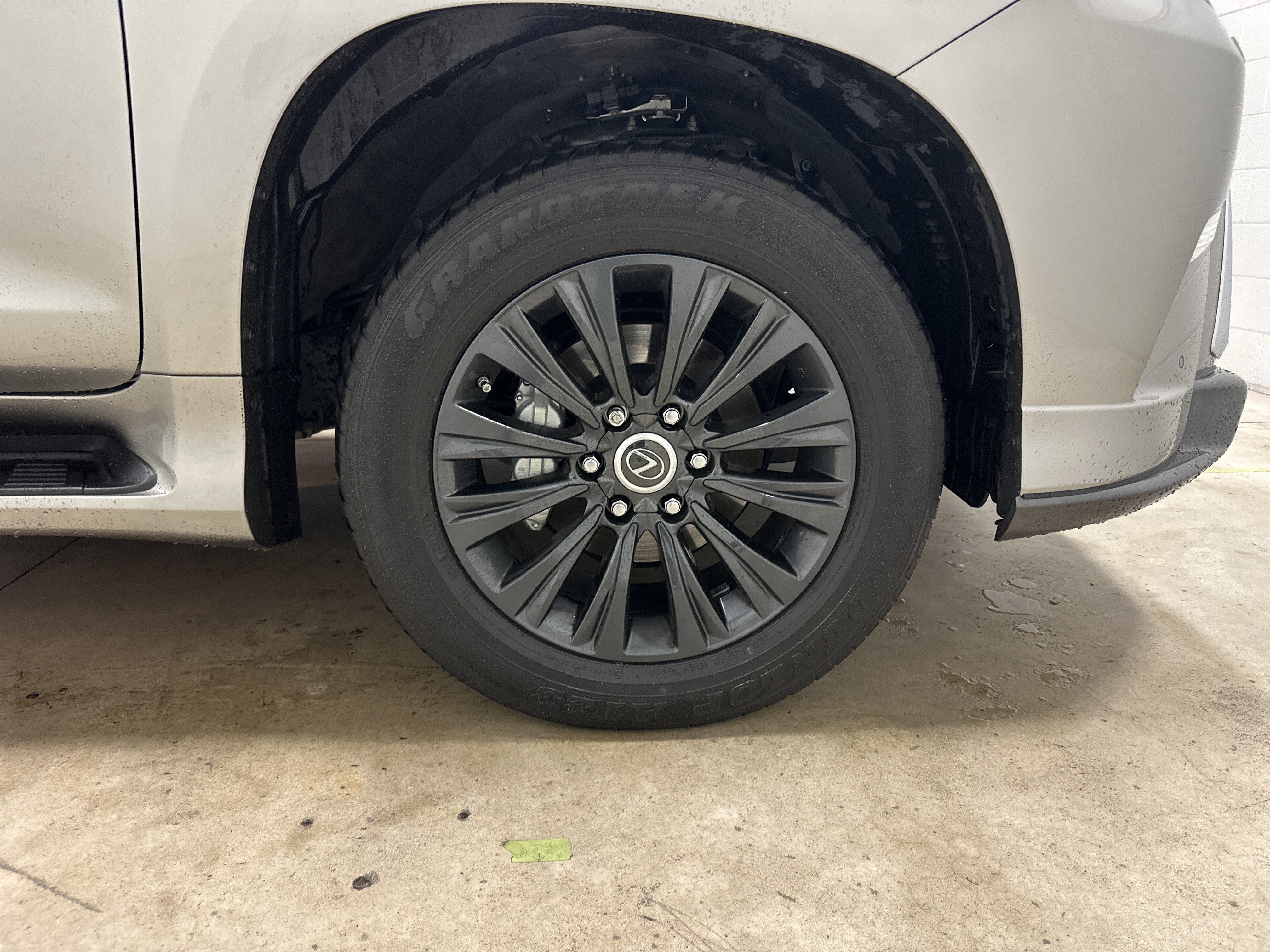 Certified 2022 Lexus GX 460 Luxury w/ Sport Design Package AWD/4WD image 13