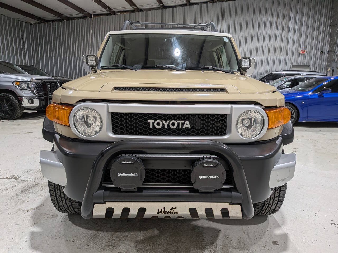 Used 2014 Toyota FJ Cruiser 4WD w/ Upgrade Package image 7