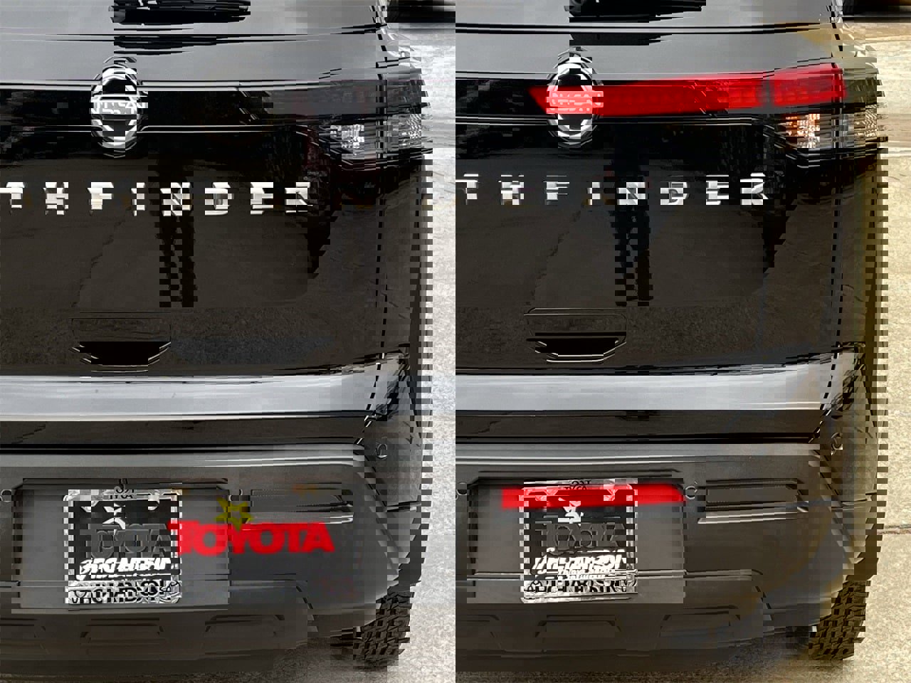 Used 2024 Nissan Pathfinder S w/ Cargo Package image 6