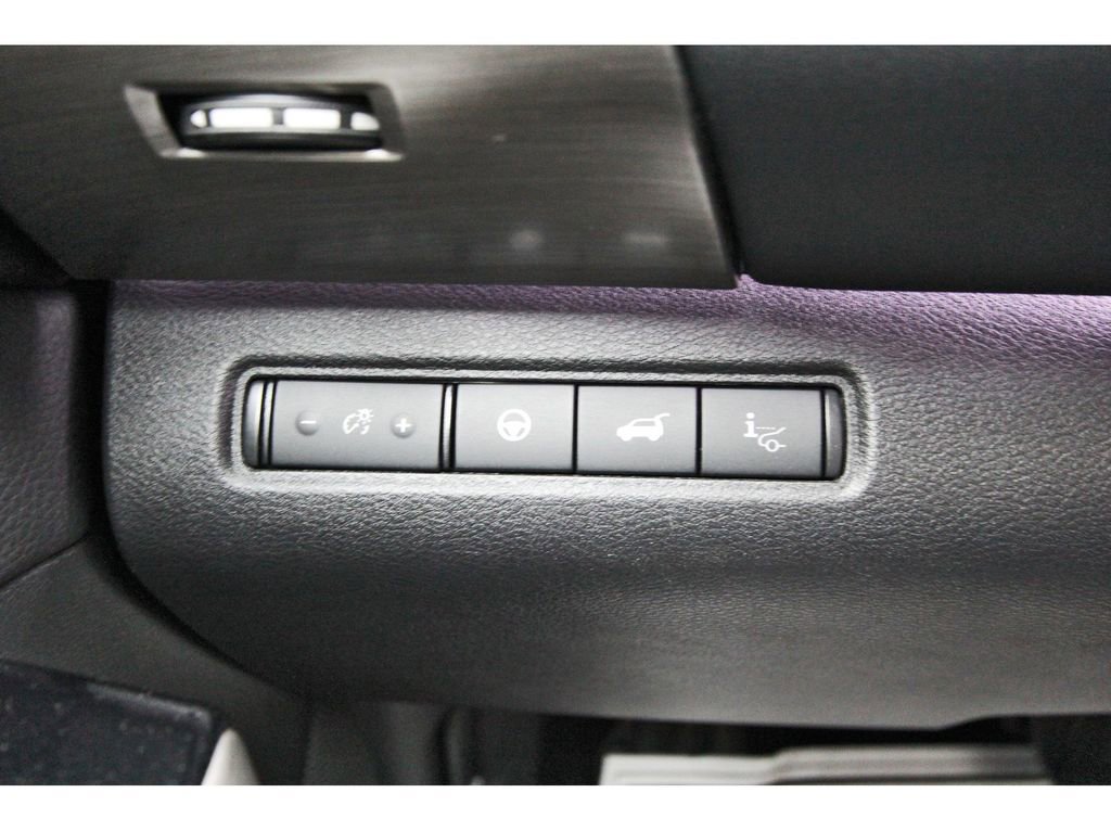 Certified 2024 Nissan Pathfinder Platinum image 17