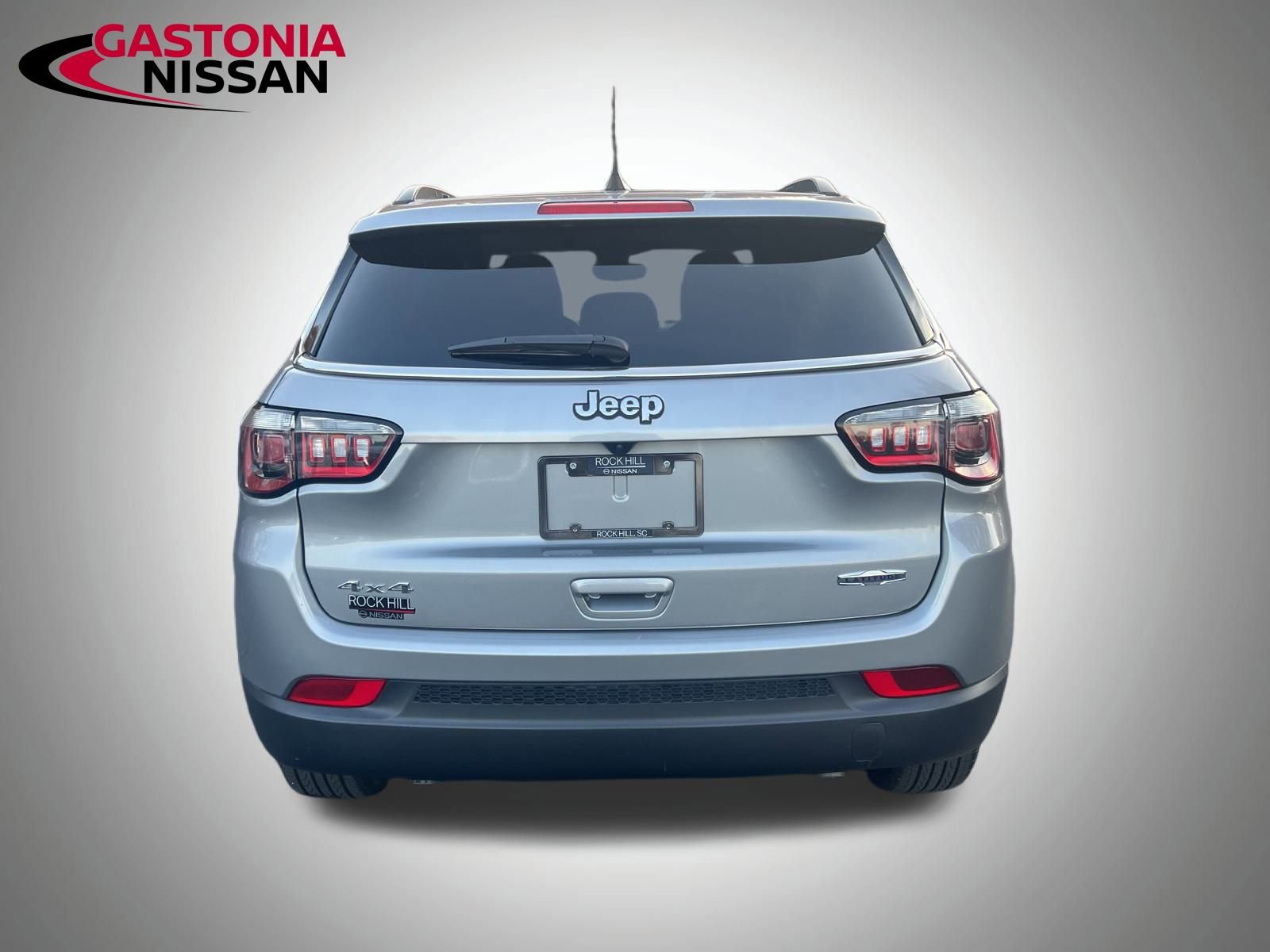 Used 2024 Jeep Compass Latitude image 17