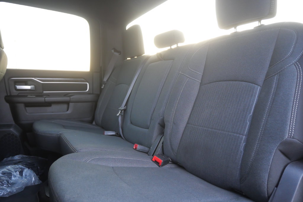 Used 2024 RAM 2500 Big Horn w/ Sport Appearance Package AWD/4WD image 18