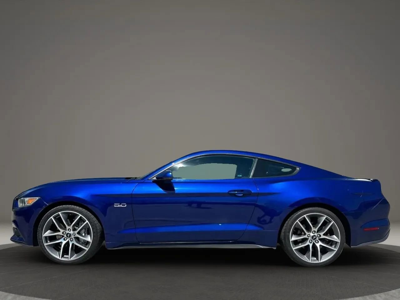 Used 2016 Ford Mustang GT Premium RWD image 2