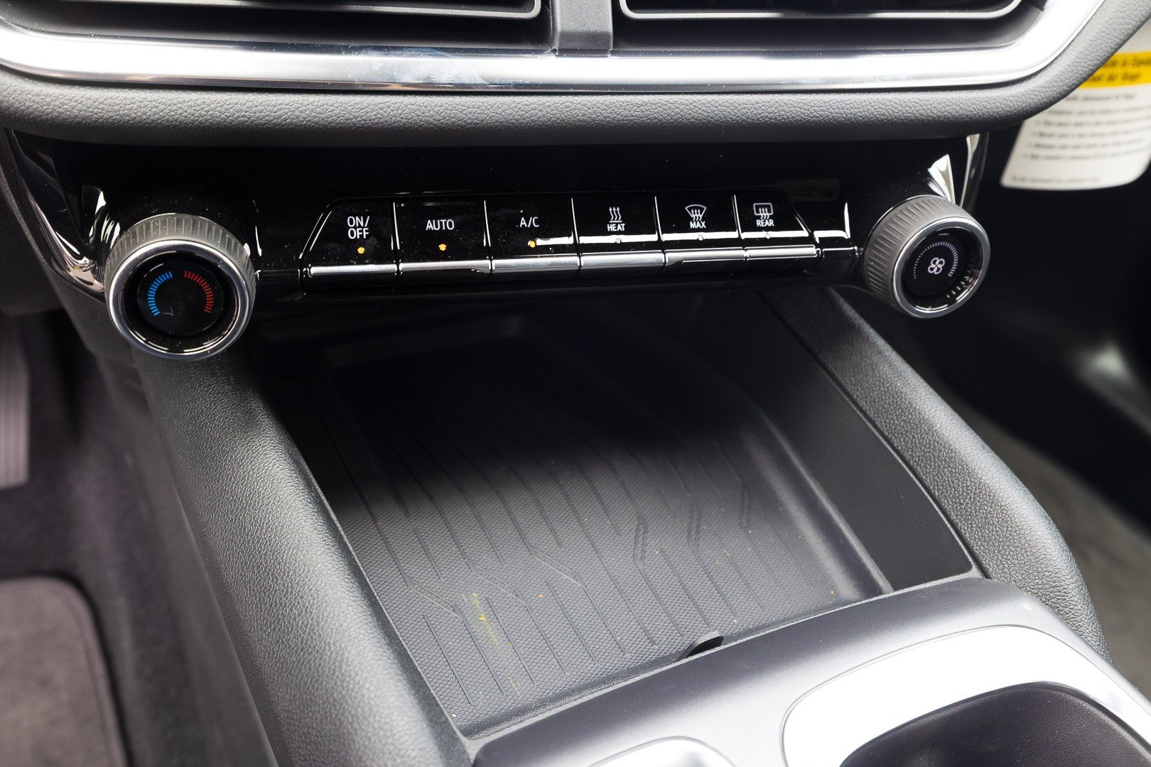 New 2026 Chevrolet Equinox EV LT FWD image 58
