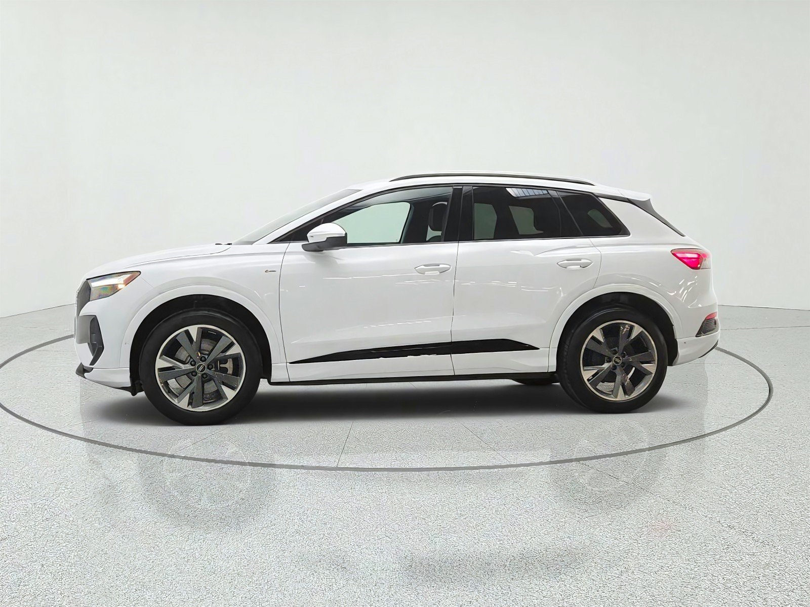 Used 2023 Audi Q4 e-tron Premium Plus w/ Premium Plus AWD/4WD image 8