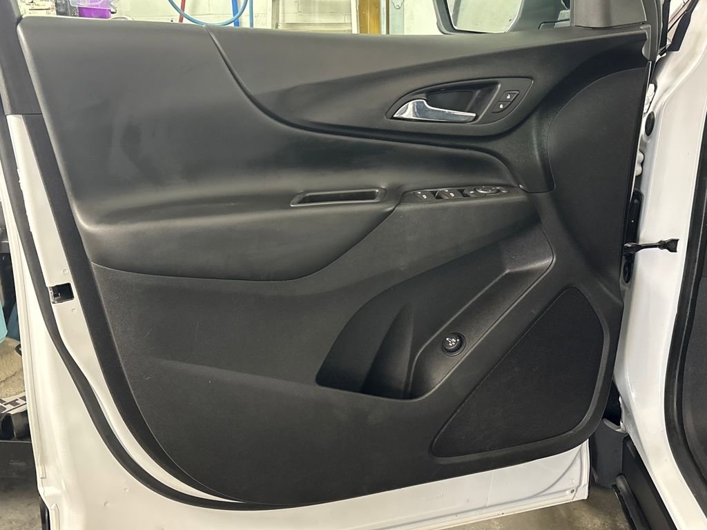 Used 2021 Chevrolet Equinox LT image 21