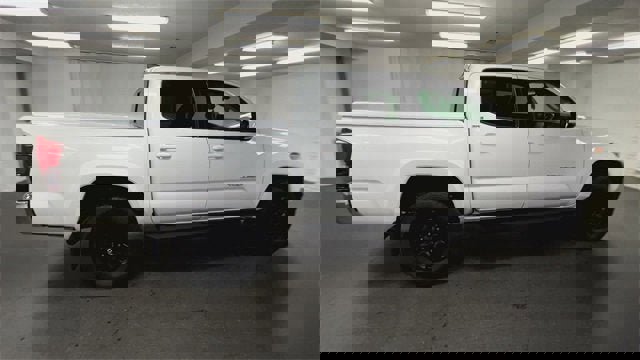 Used 2022 Toyota Tacoma SR5 image 9