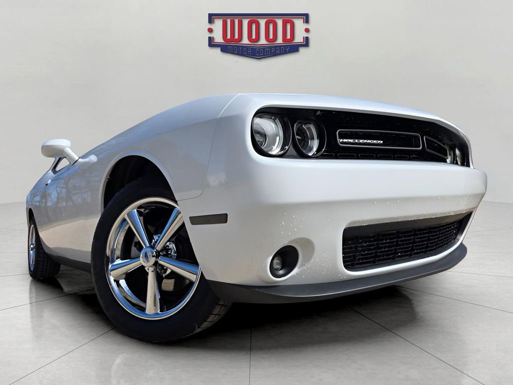 Used 2021 Dodge Challenger SXT w/ Driver Convenience Group image 6
