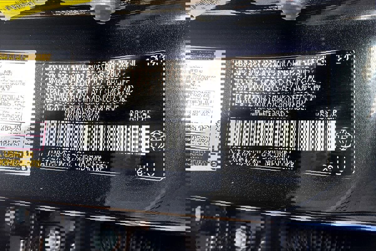 Used 2018 Toyota C-HR XLE image 20