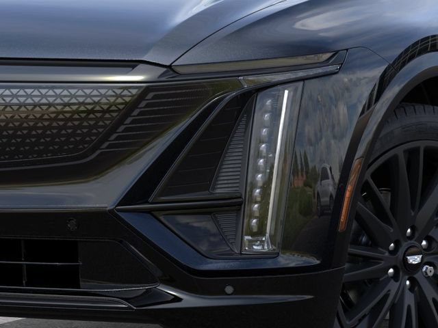New 2026 Cadillac Lyriq Signature Sport w/ LPO, ONYX Package AWD/4WD image 10