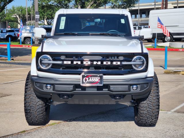 Used 2025 Ford Bronco Outer Banks AWD/4WD image 2