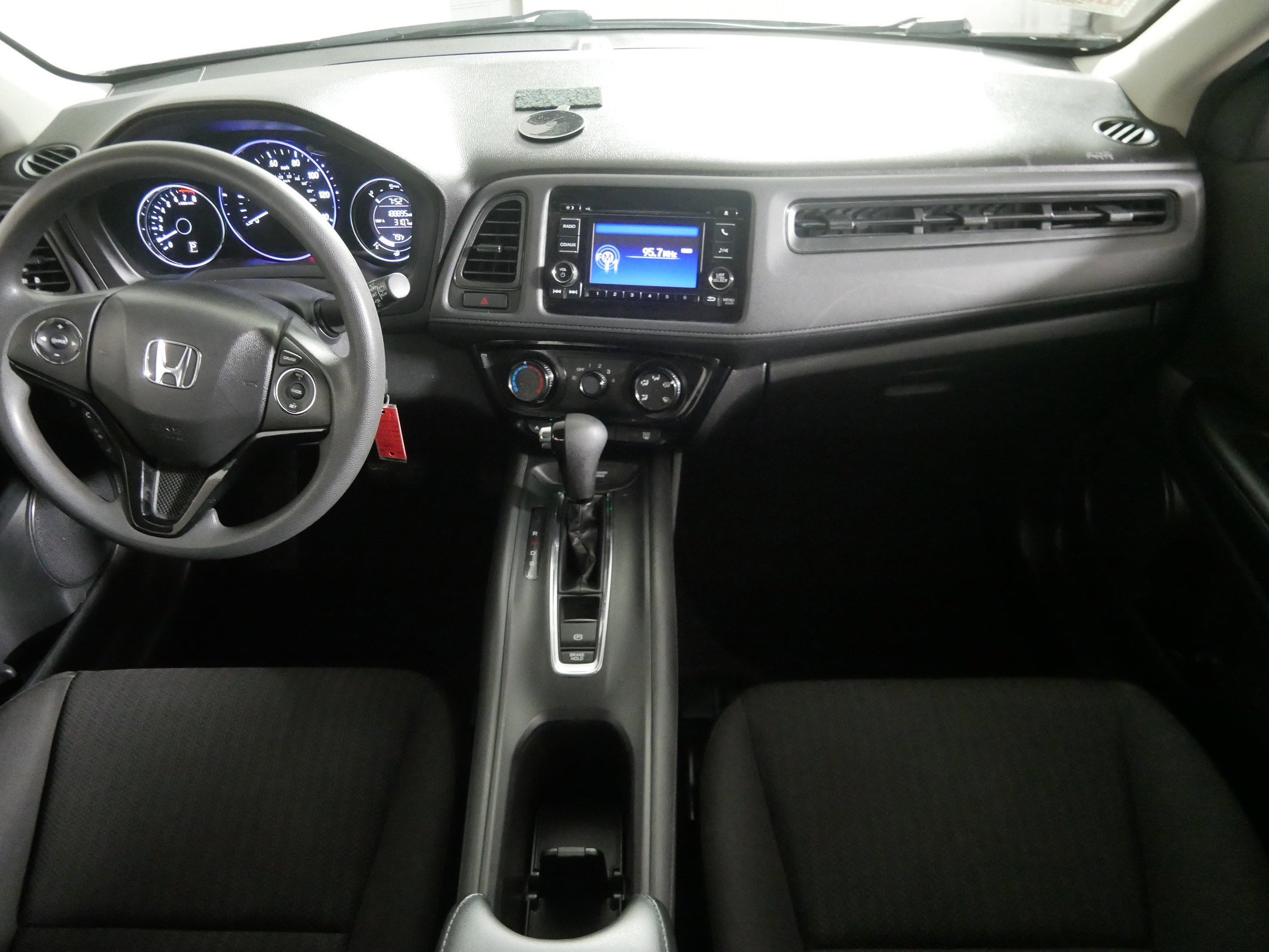 Used 2016 Honda HR-V LX image 10