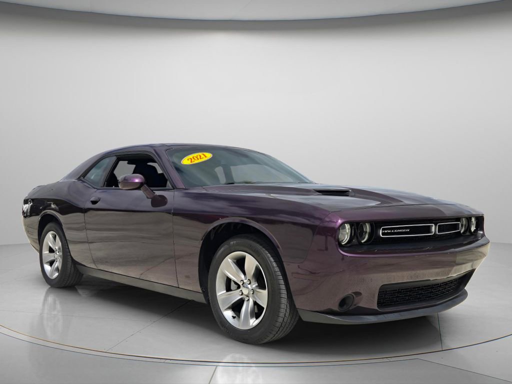 Used 2021 Dodge Challenger SXT image 9
