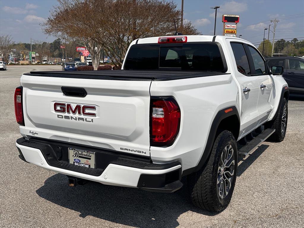 Used 2025 GMC Canyon Denali image 3