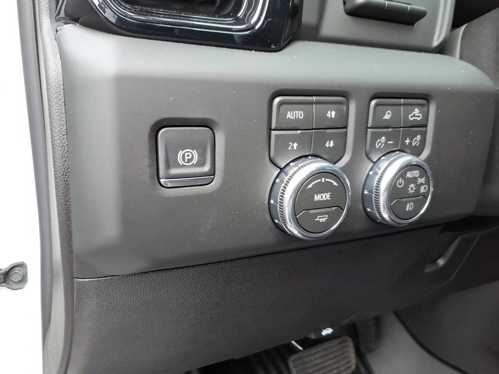 Used 2026 GMC Sierra 2500 AT4X image 13