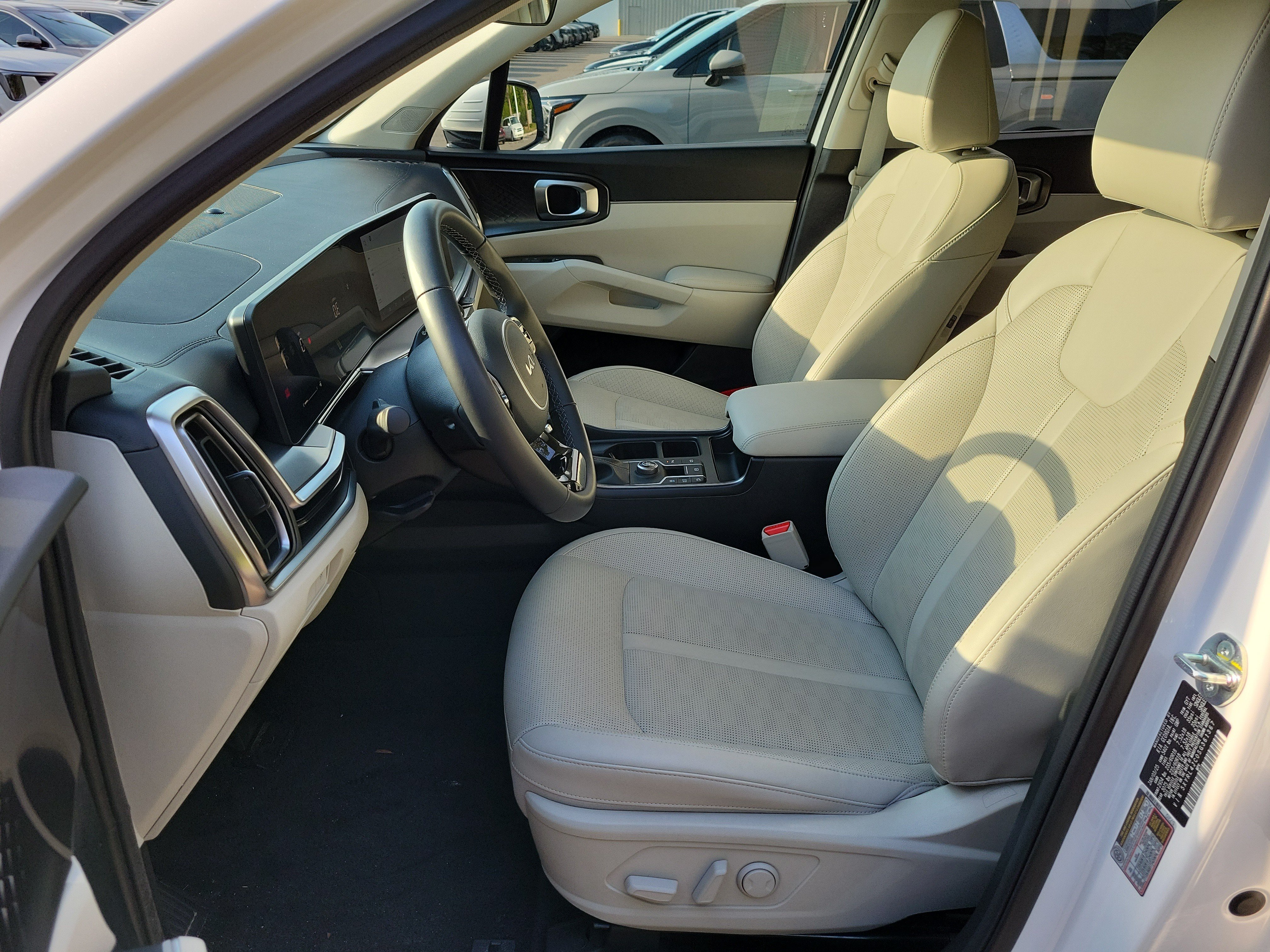 Certified 2025 Kia Sorento S FWD image 19