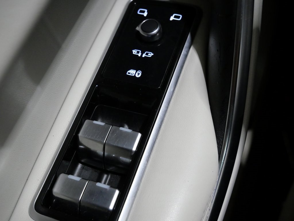 Used 2022 Jaguar F-PACE S image 14