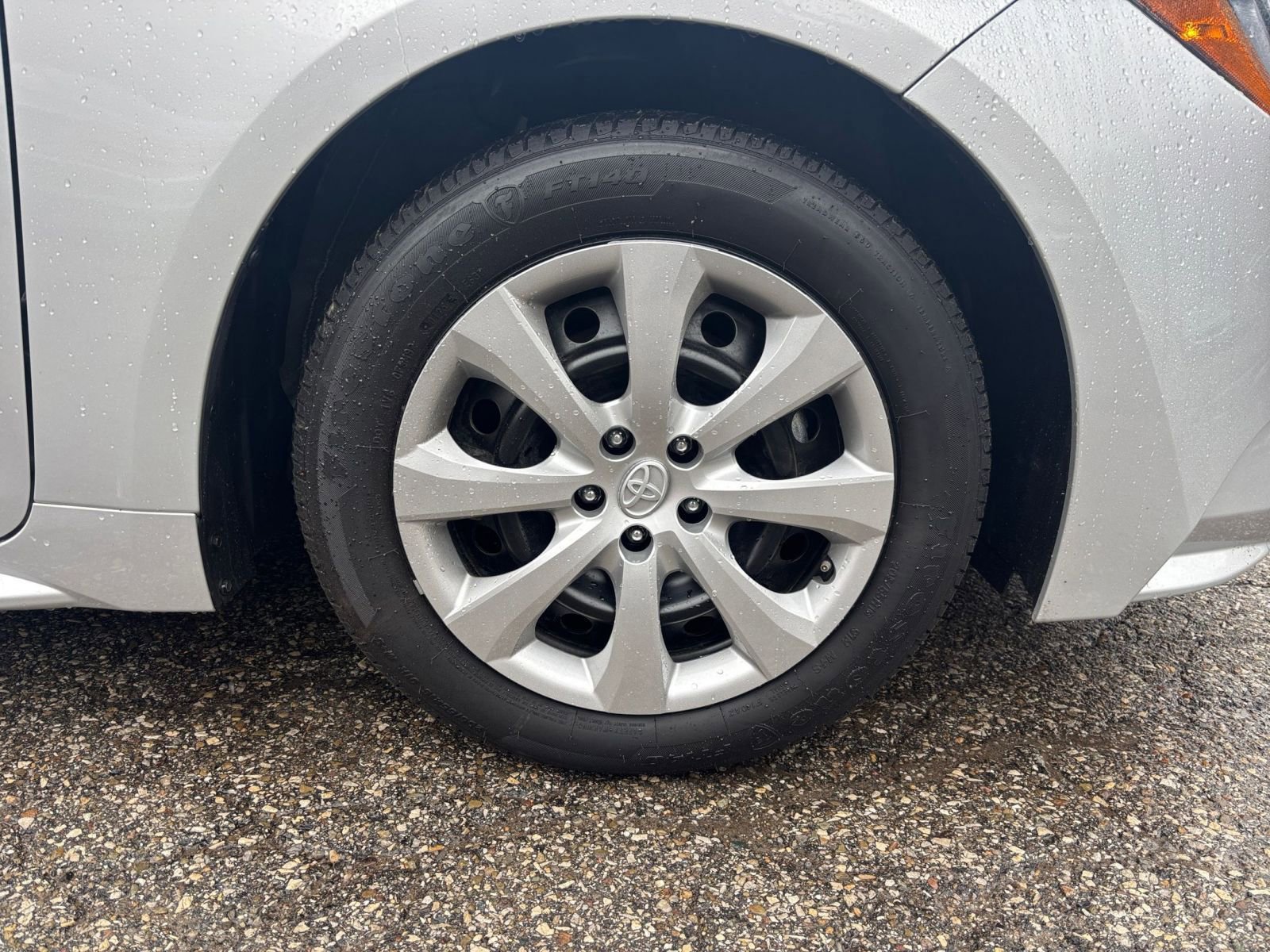 Used 2025 Toyota Corolla LE image 29