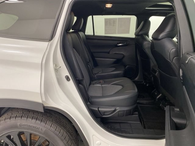 Used 2023 Toyota Highlander XSE AWD/4WD image 34