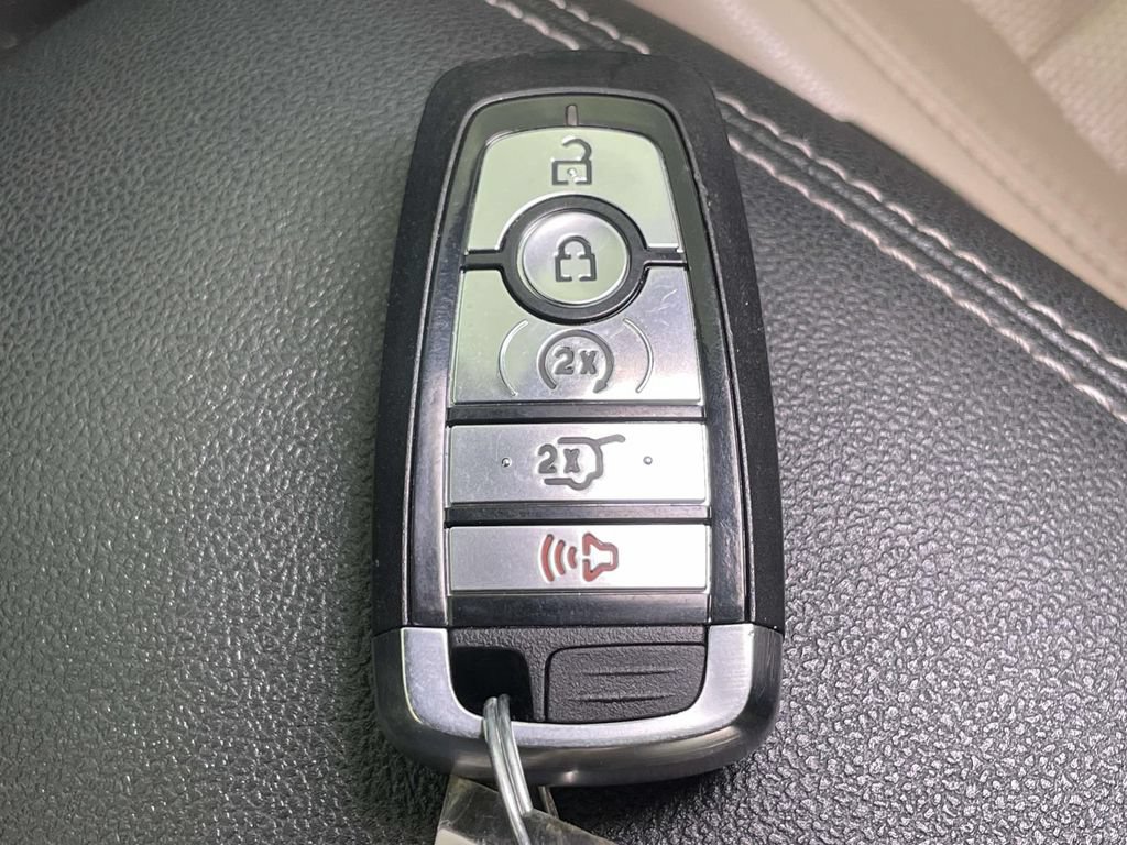Used 2020 Ford Escape Titanium AWD/4WD image 39
