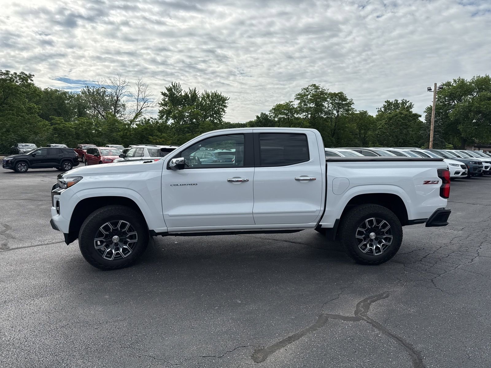 Used 2024 Chevrolet Colorado Z71 w/ Z71 Convenience Package 2 AWD/4WD image 4