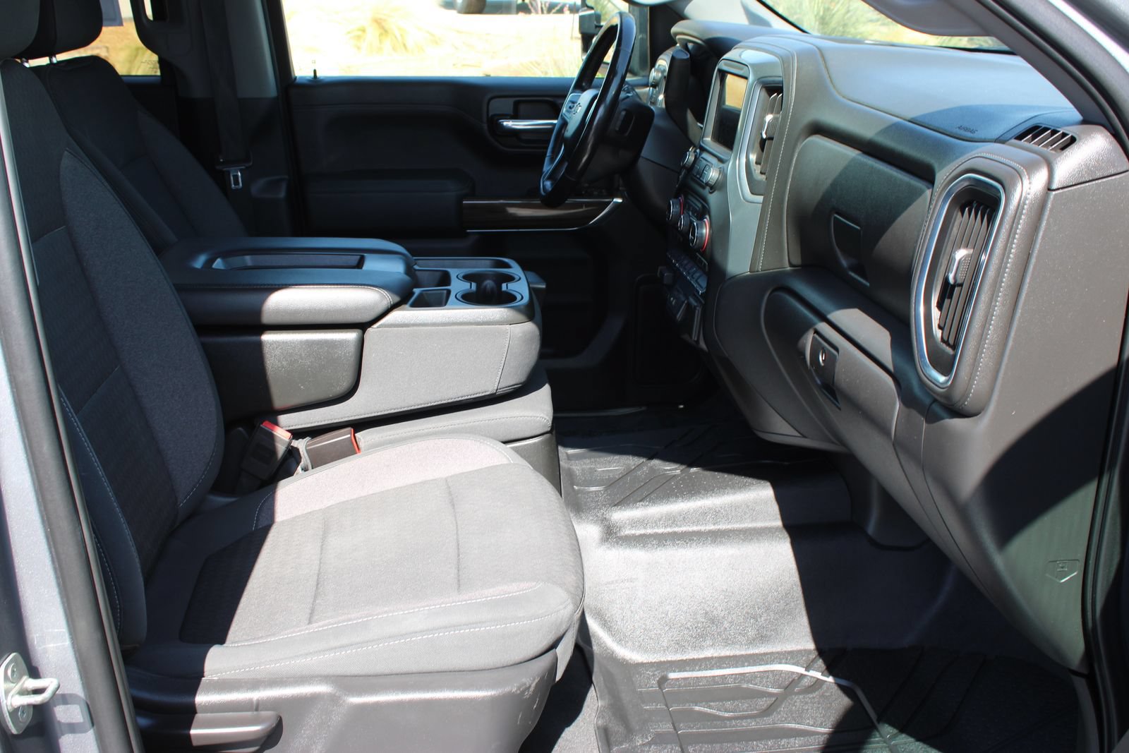 Used 2020 Chevrolet Silverado 1500 LT w/ Texas Edition AWD/4WD image 23