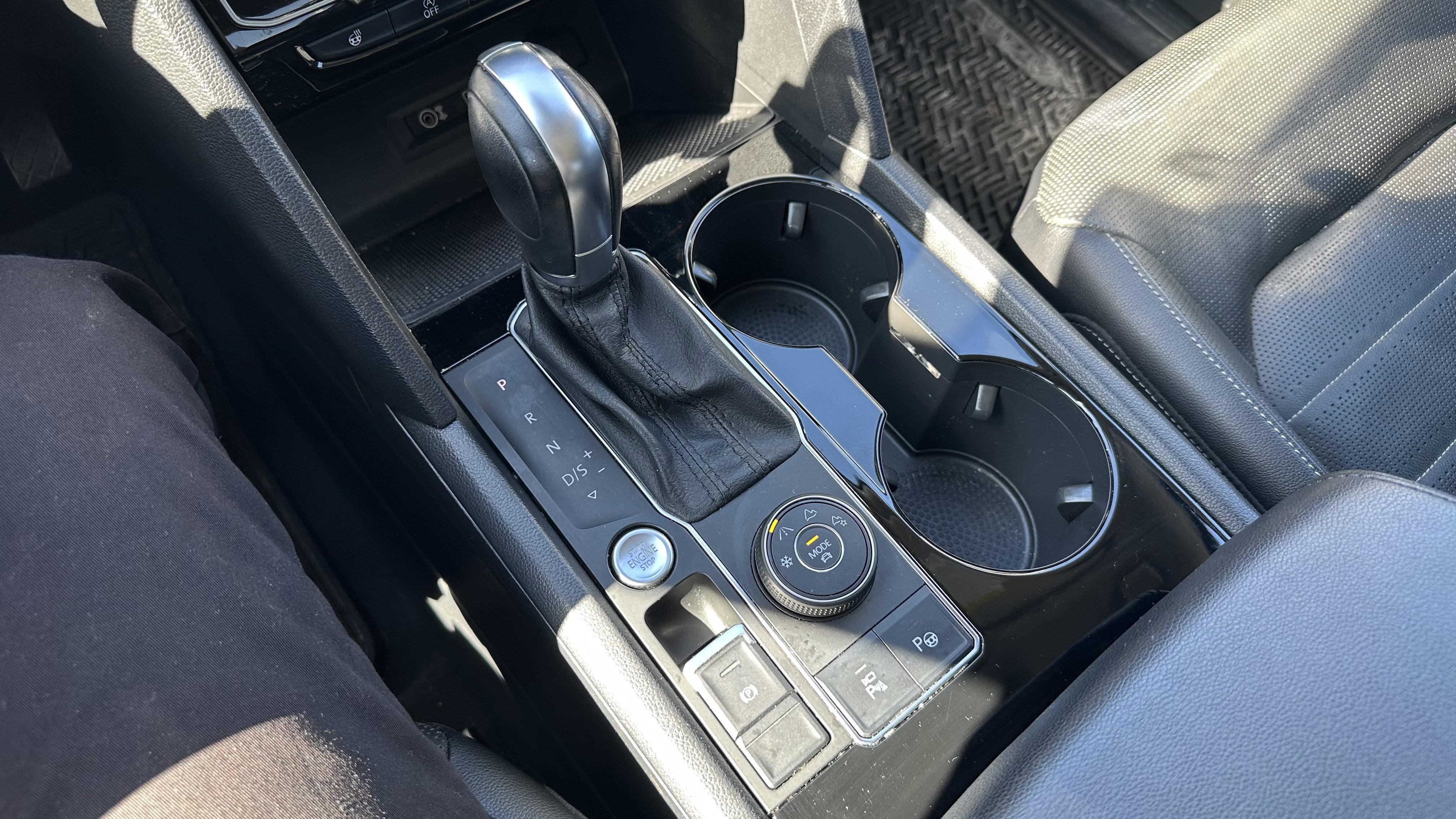 Used 2019 Volkswagen Atlas SEL Premium image 27