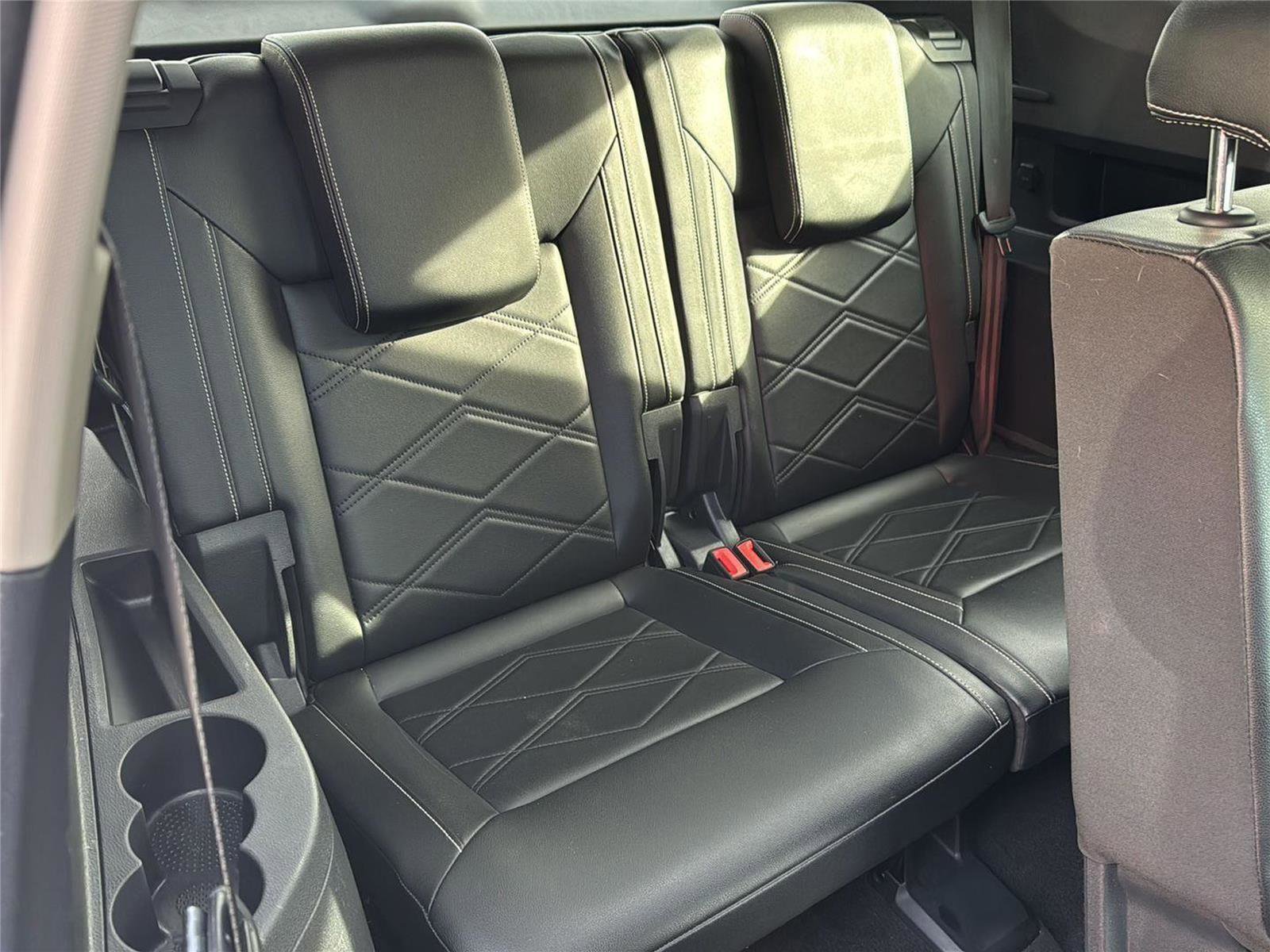 Used 2024 Volkswagen Atlas SE image 30