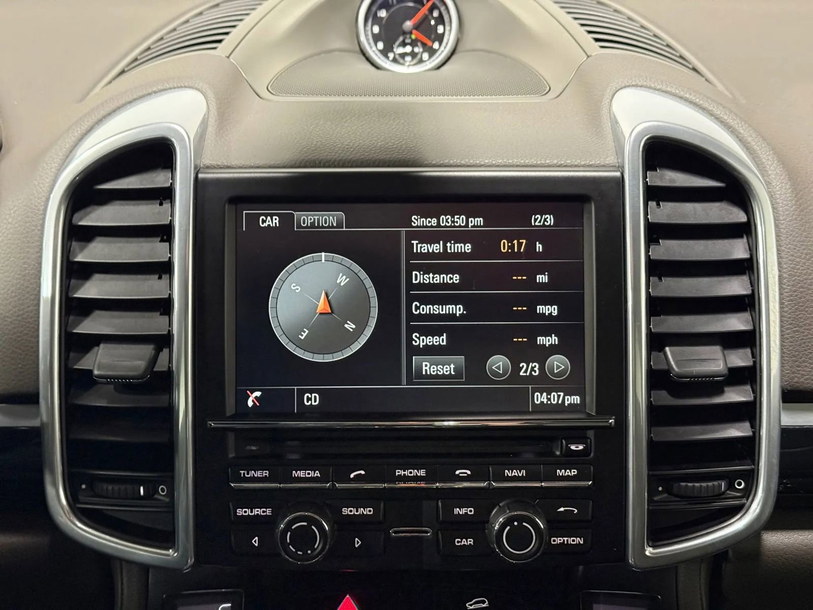 Used 2016 Porsche Cayenne image 36