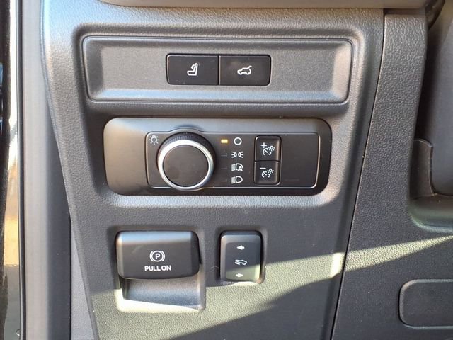 Used 2024 Ford Expedition XLT image 17