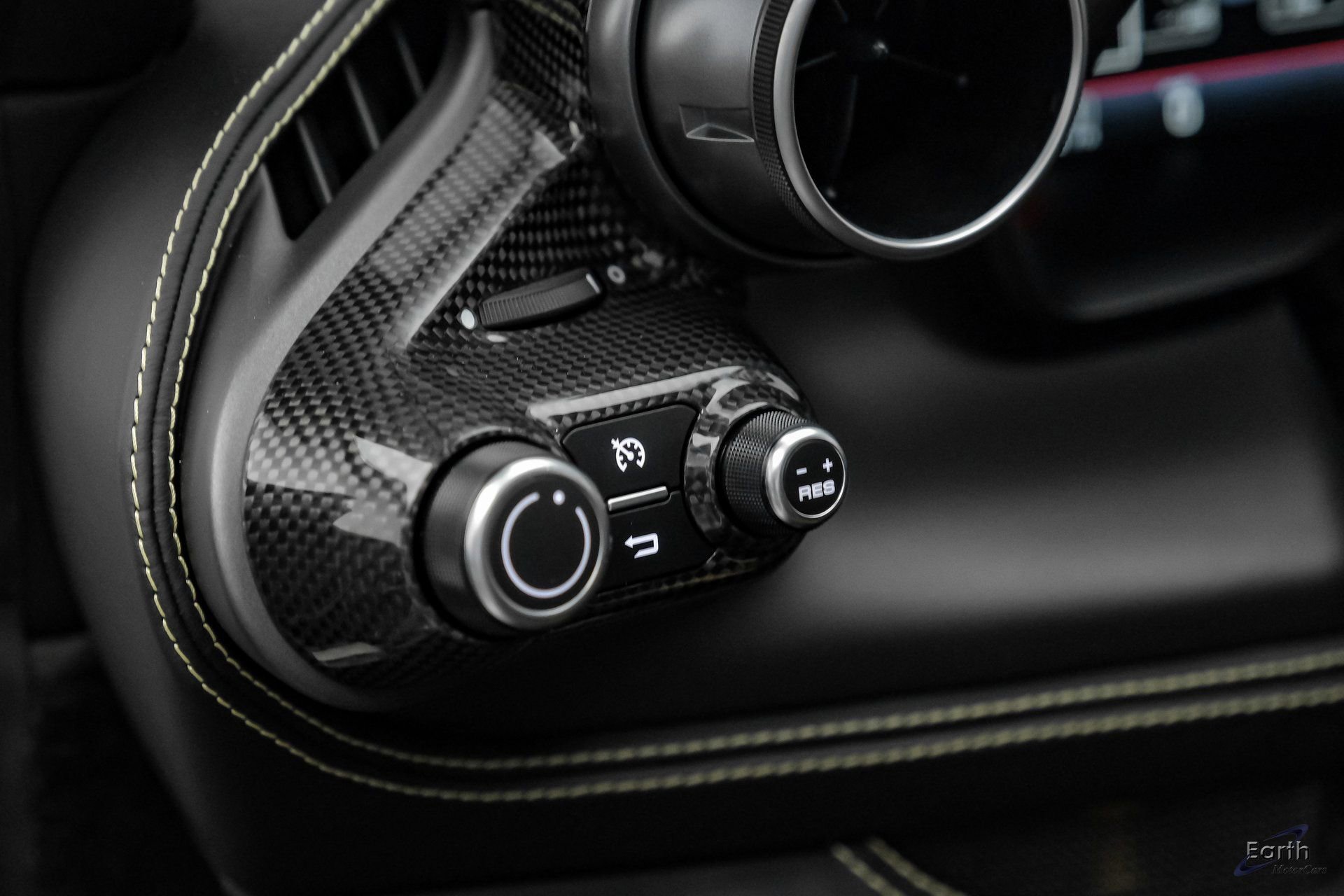 Used 2022 Ferrari F8 Tributo image 95