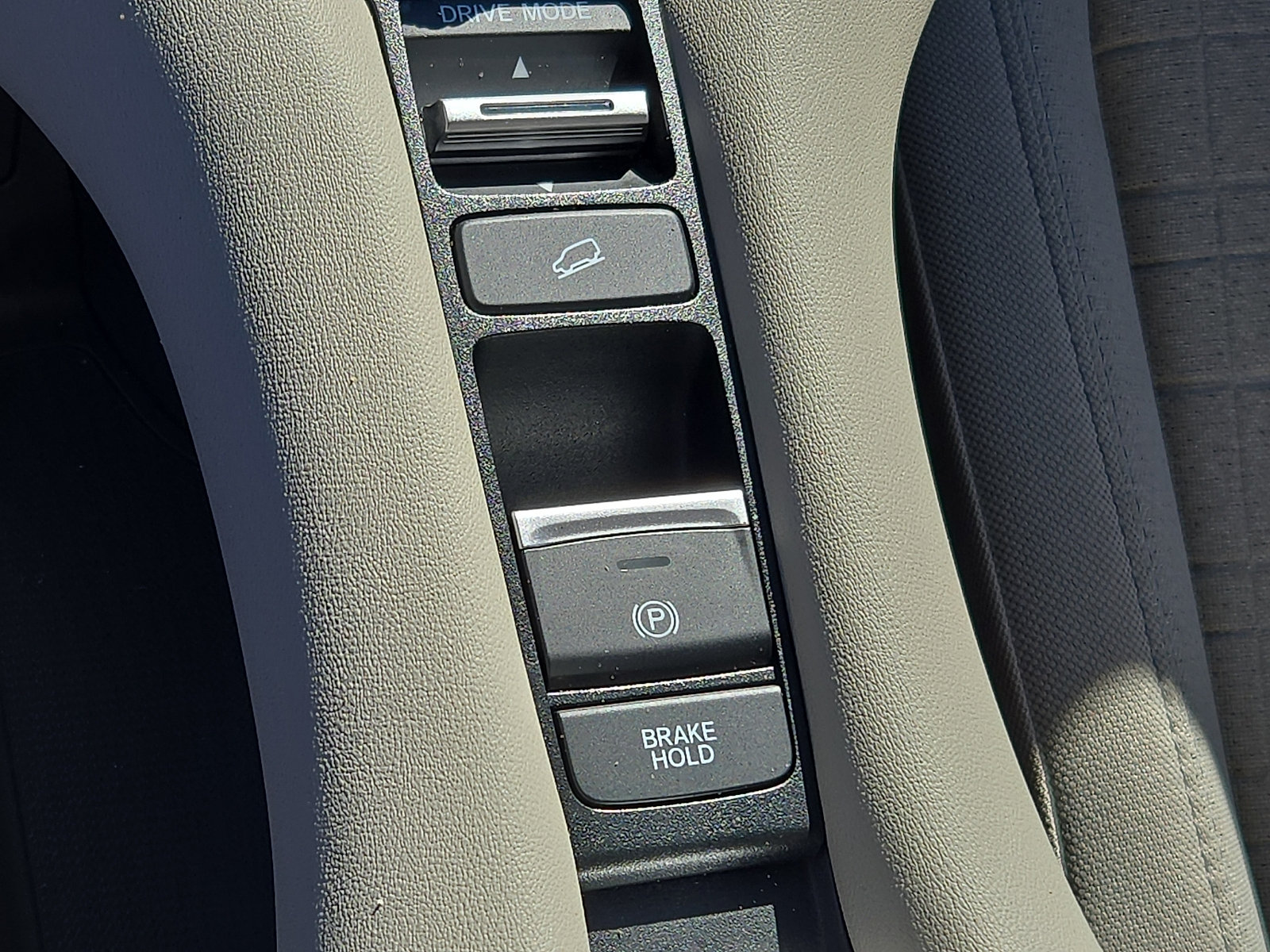 Used 2024 Honda HR-V LX image 24