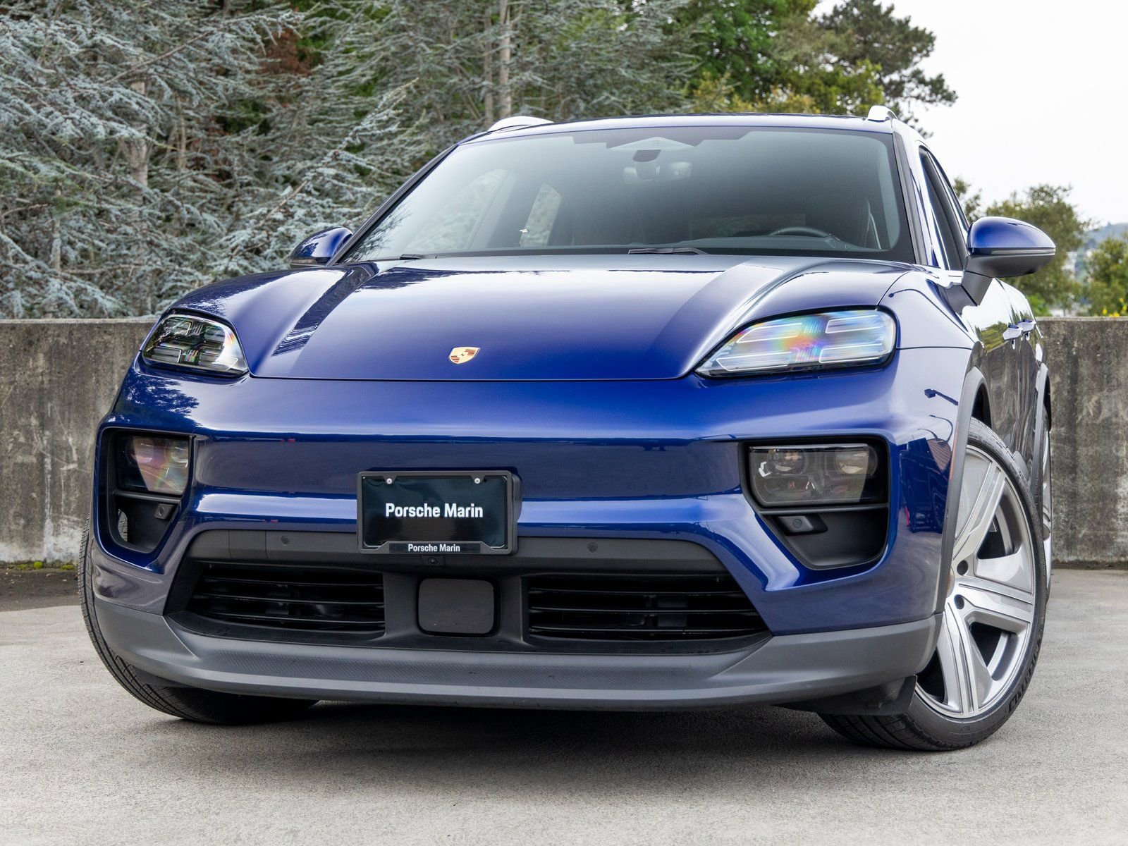 Used 2024 Porsche Macan 4 Electric image 7