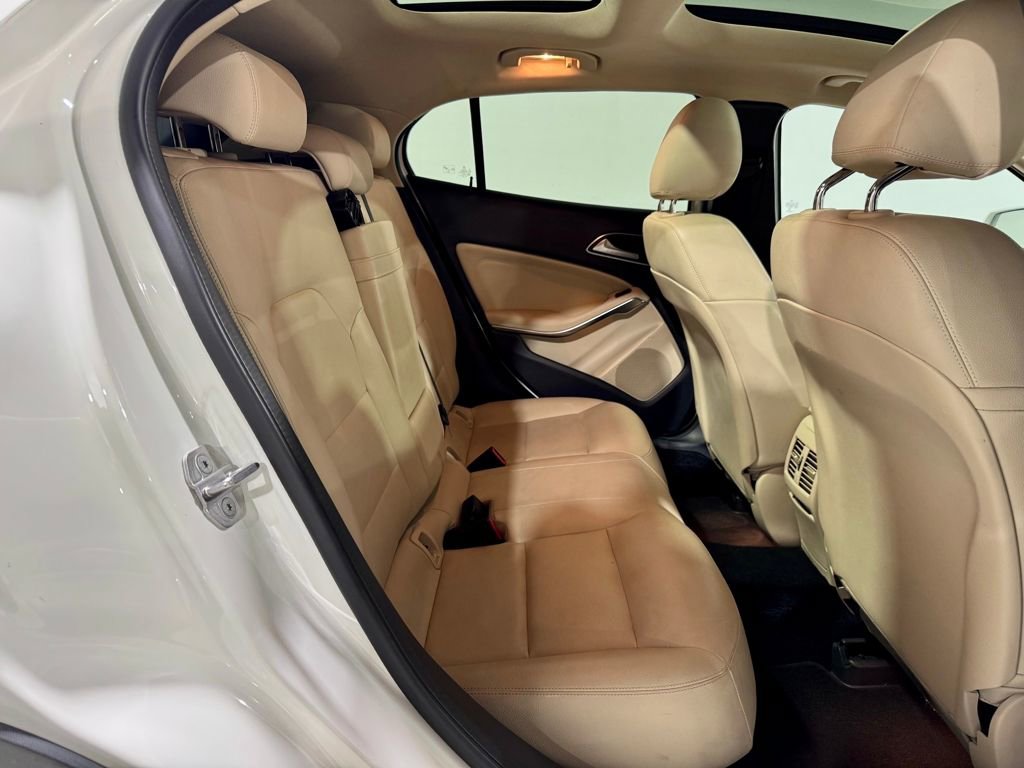 Used 2020 Mercedes-Benz GLA 250 4MATIC w/ Premium Package image 30