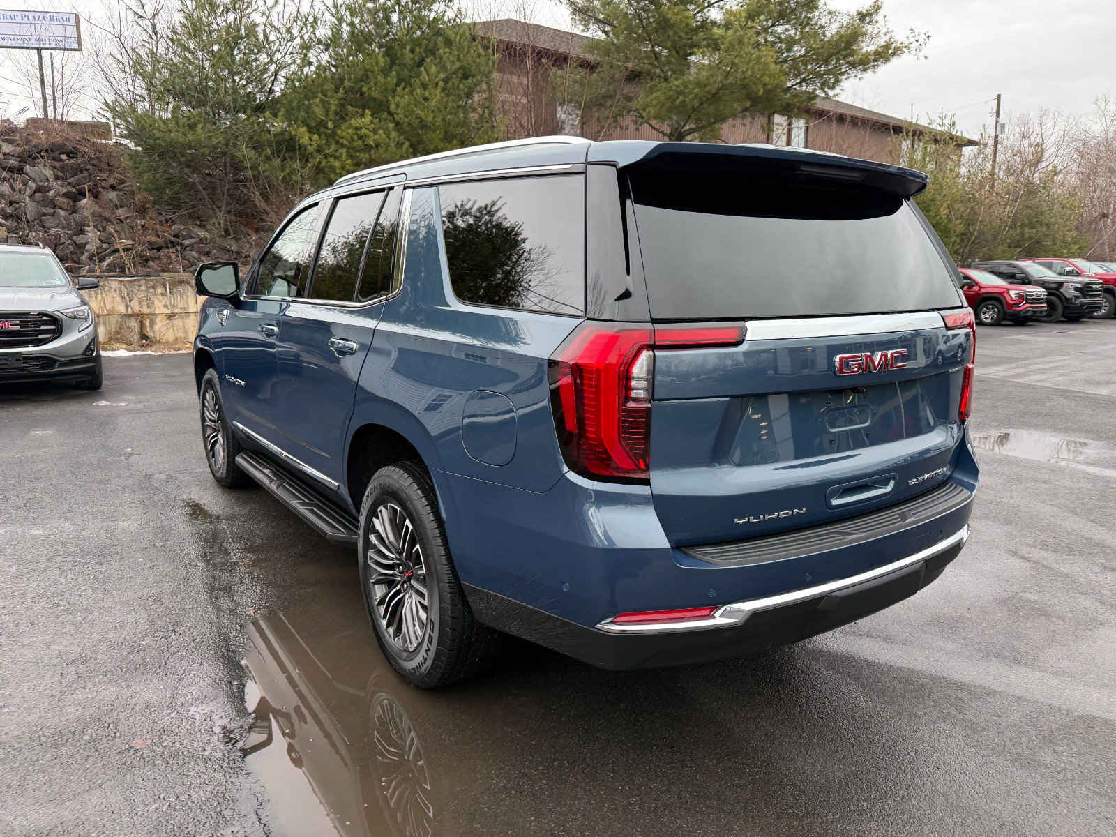 New 2026 GMC Yukon Elevation image 3