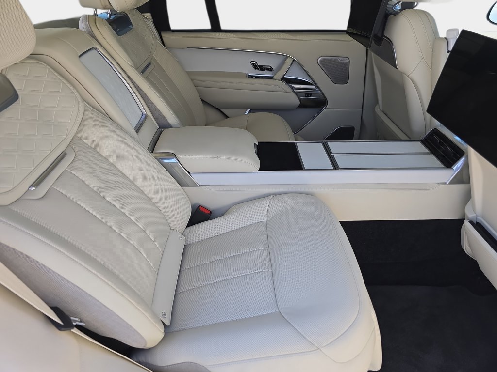 New 2025 Land Rover Range Rover SV AWD/4WD image 11
