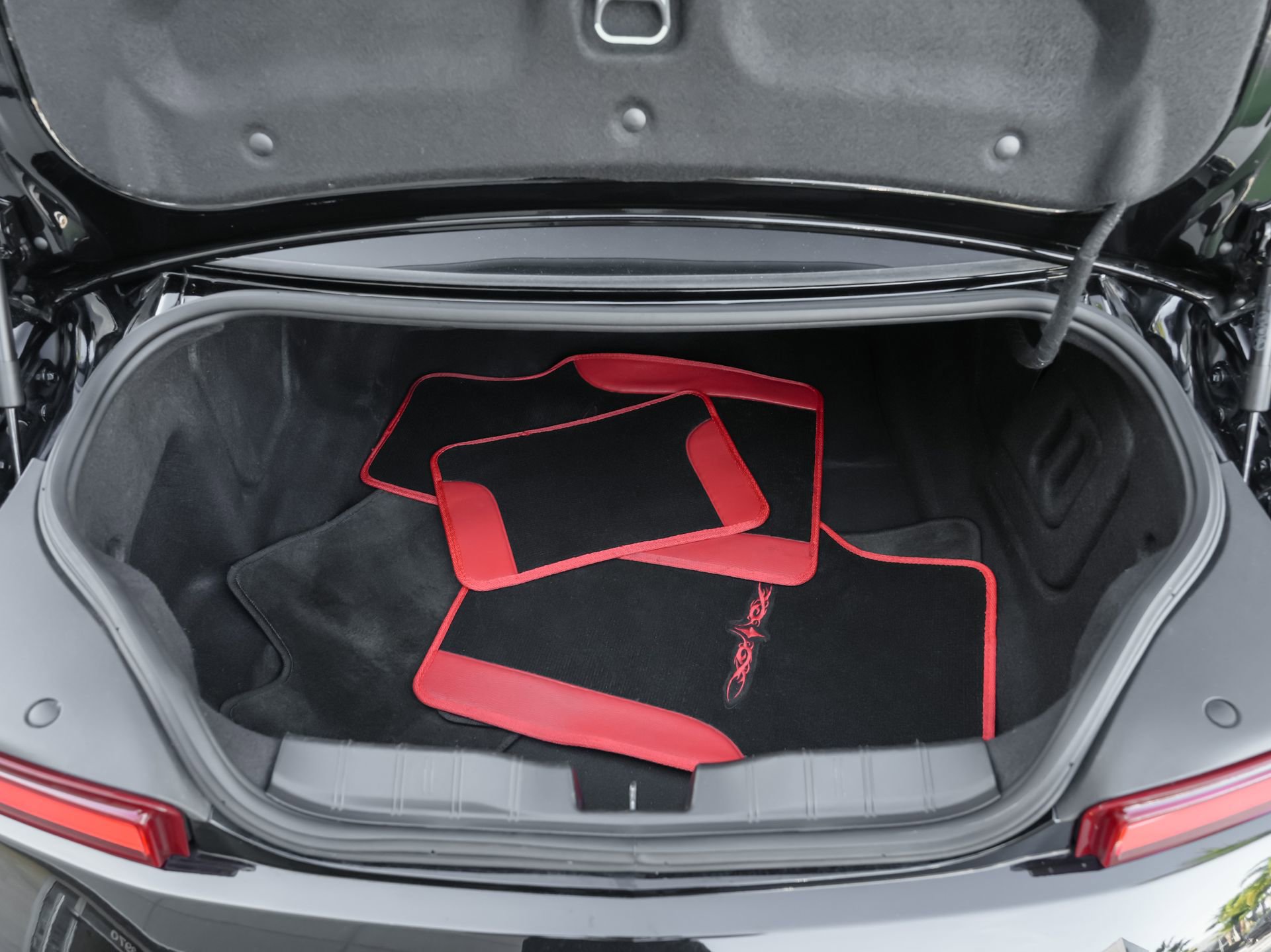 Used 2018 Chevrolet Camaro SS w/ Redline Edition RWD image 42
