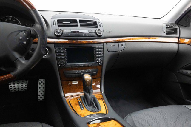 Used 2005 Mercedes-Benz E 500 Sedan image 22