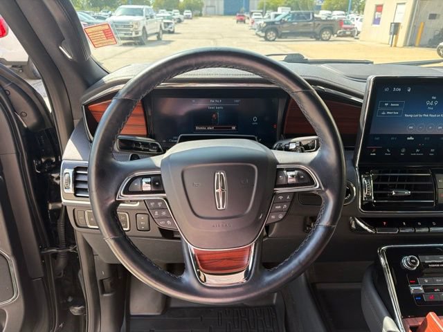 Used 2023 Lincoln Navigator L Reserve AWD/4WD image 23