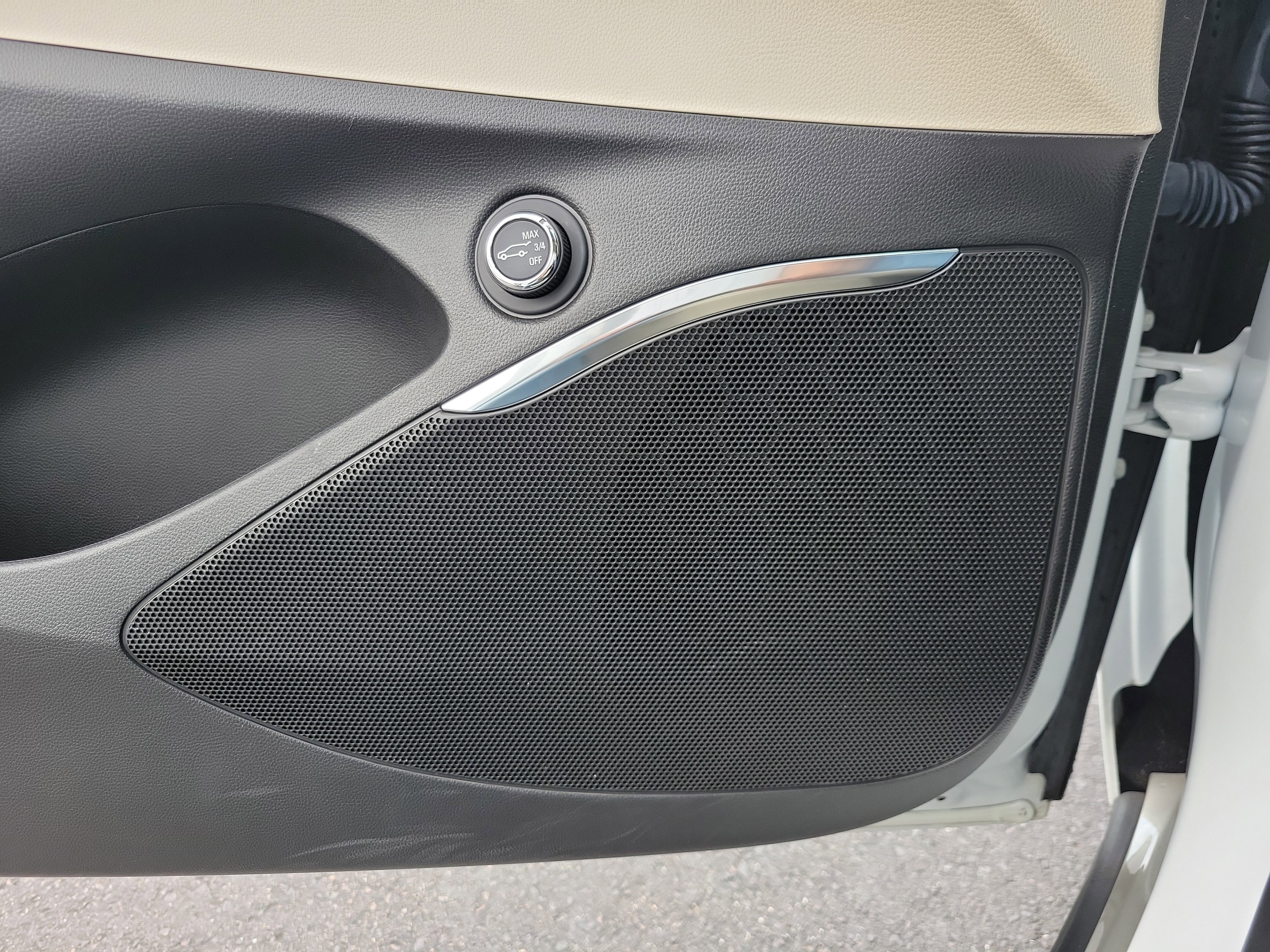 Used 2024 Buick Enclave Essence image 19