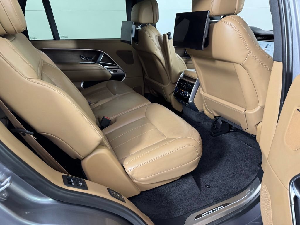 Used 2023 Land Rover Range Rover Long Wheelbase SE AWD/4WD image 35