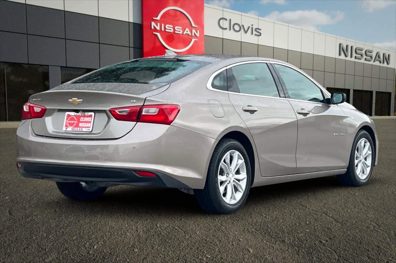 Used 2024 Chevrolet Malibu LT FWD image 3