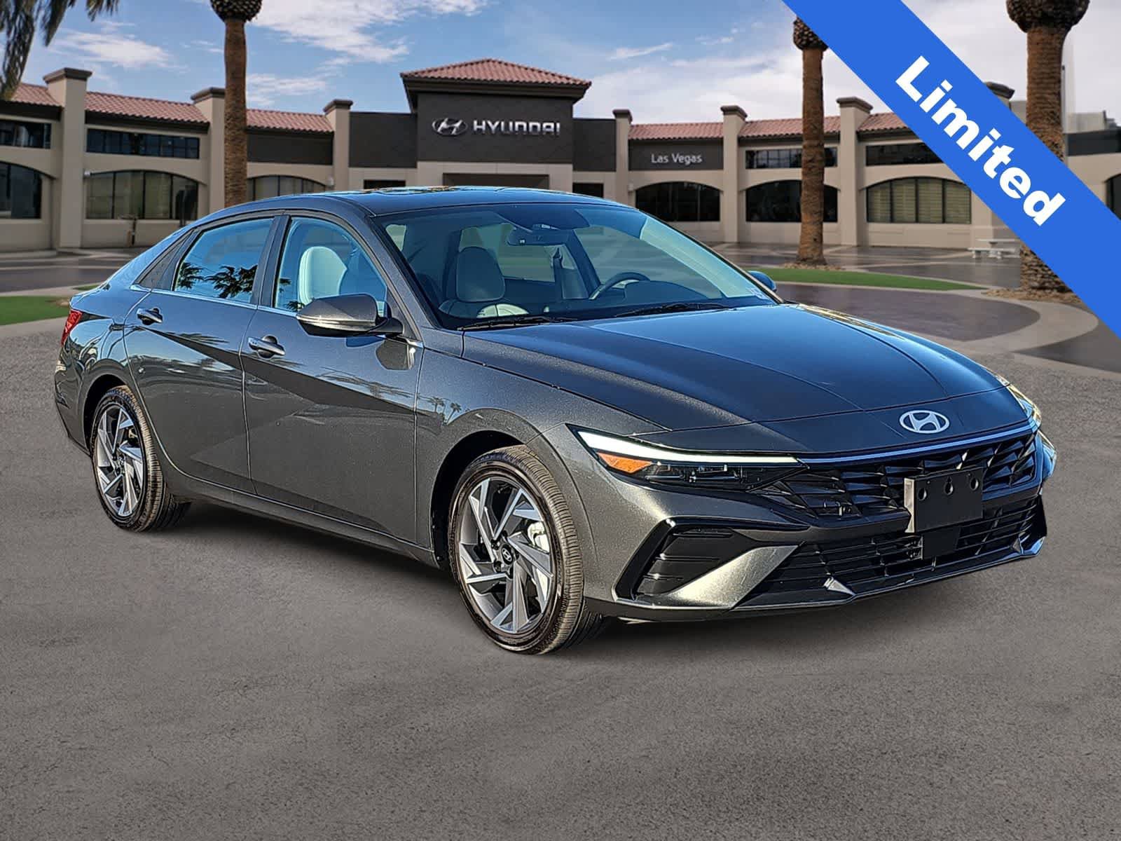 Used 2025 Hyundai Elantra Limited FWD image 2