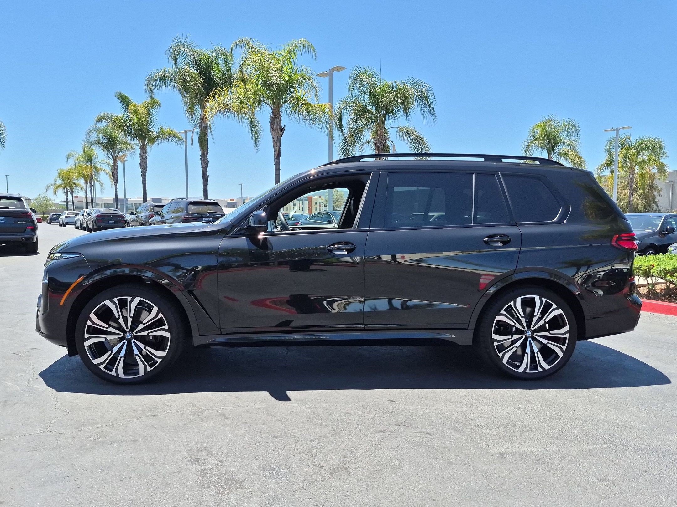 Used 2026 BMW X7 M60i AWD/4WD image 7