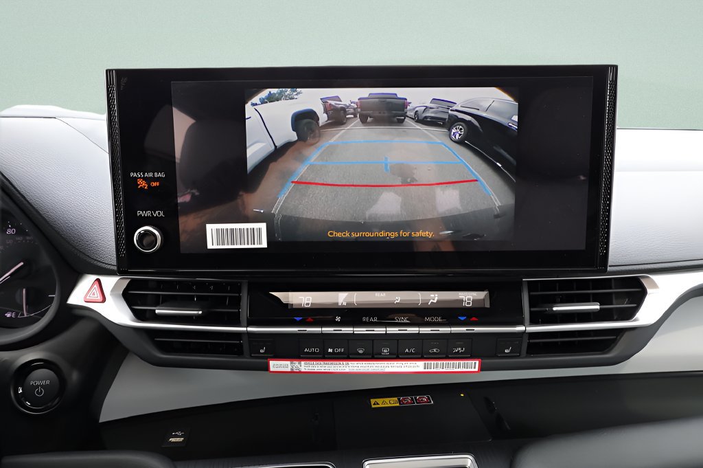 New 2026 Toyota Sienna XLE AWD/4WD image 12