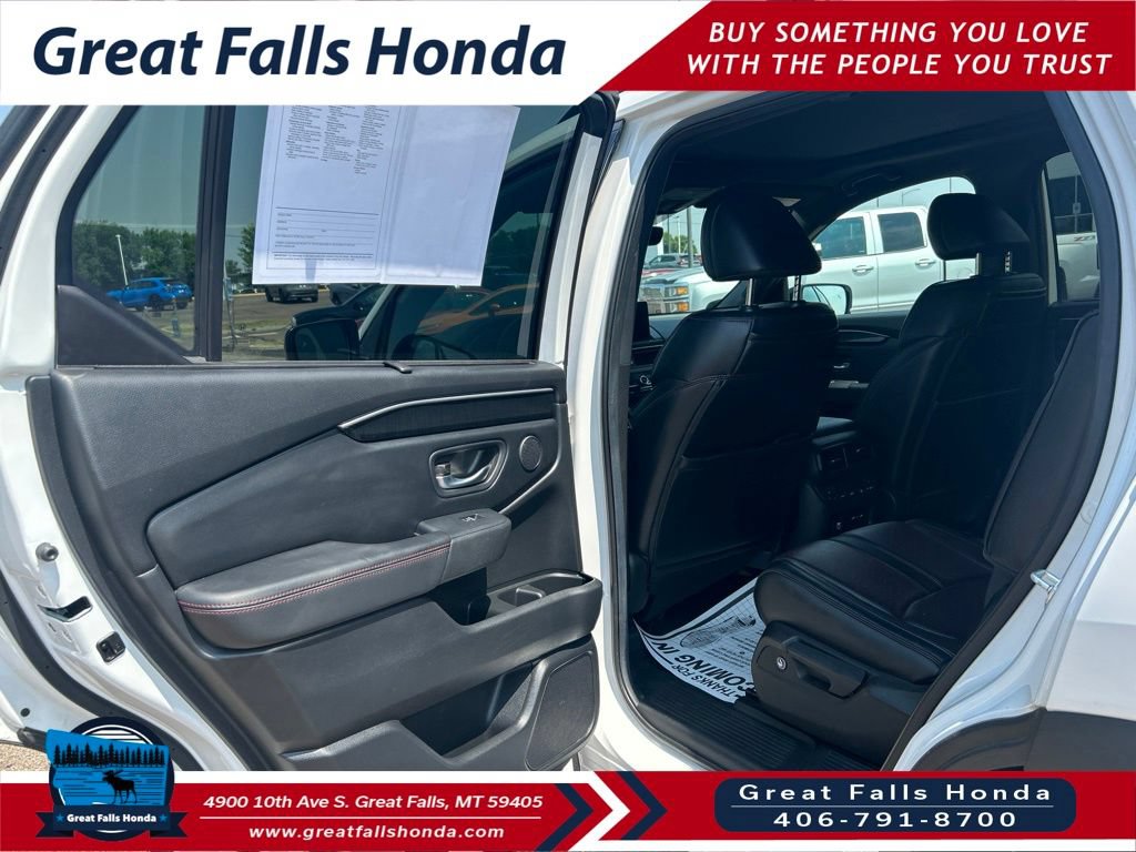 Used 2025 Honda Pilot Black Edition image 19