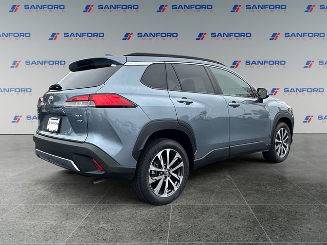 Used 2023 Toyota Corolla Cross XLE image 5