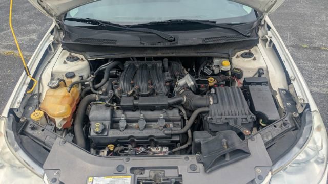 Used 2010 Chrysler Sebring Touring FWD image 35