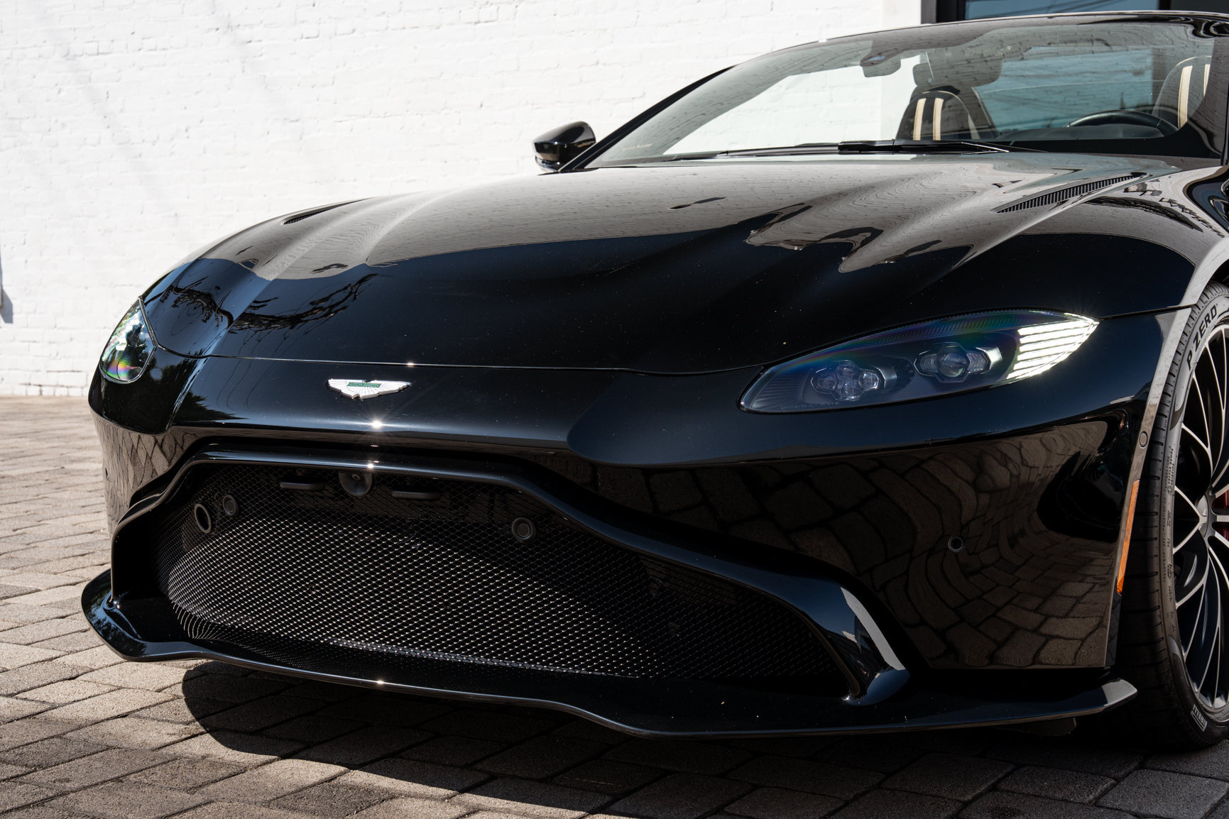 Used 2023 Aston Martin V8 Vantage Roadster RWD image 15
