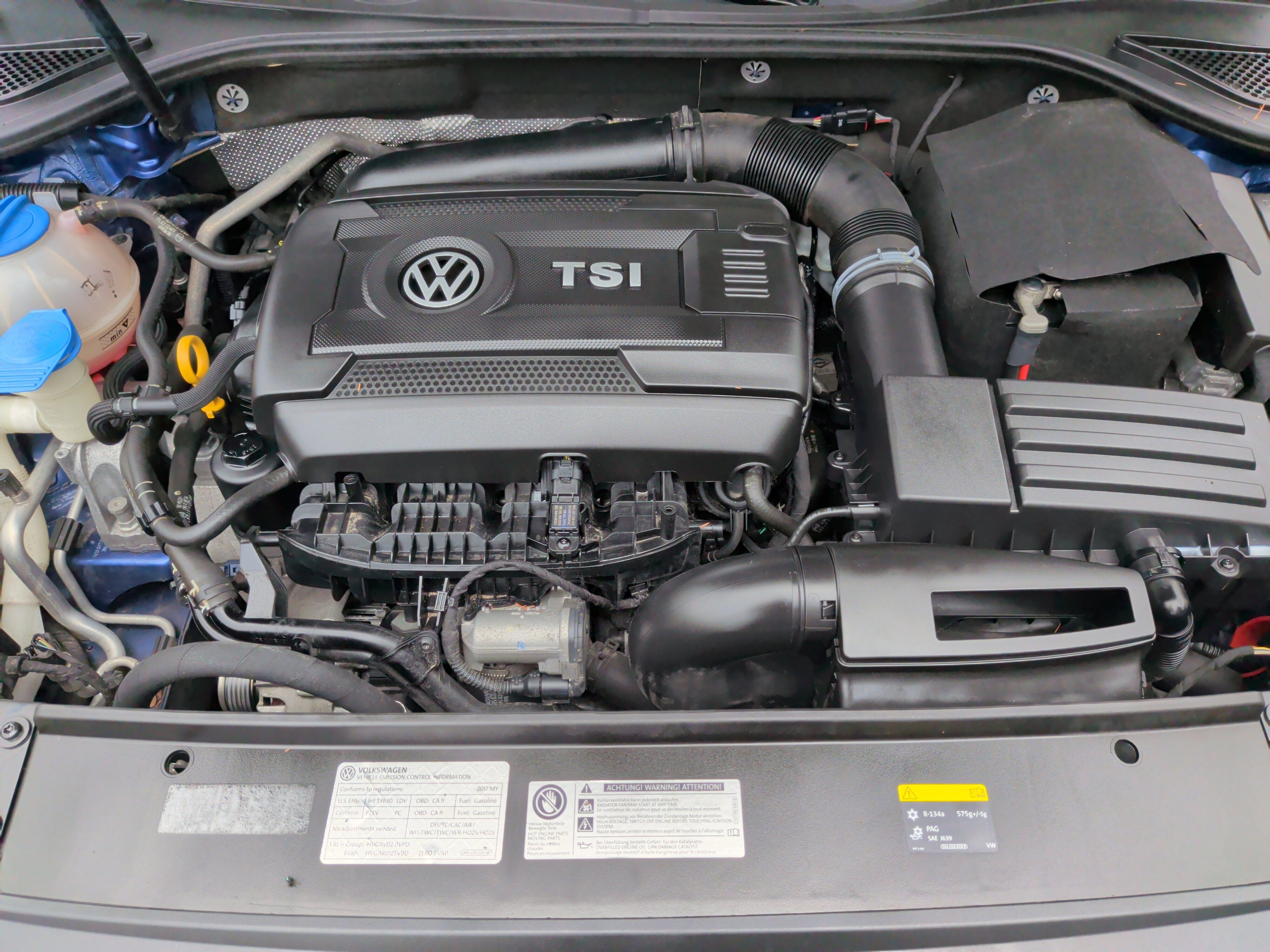 Used 2017 Volkswagen Passat 1.8T R-Line w/ R-Line Lighting Package image 34